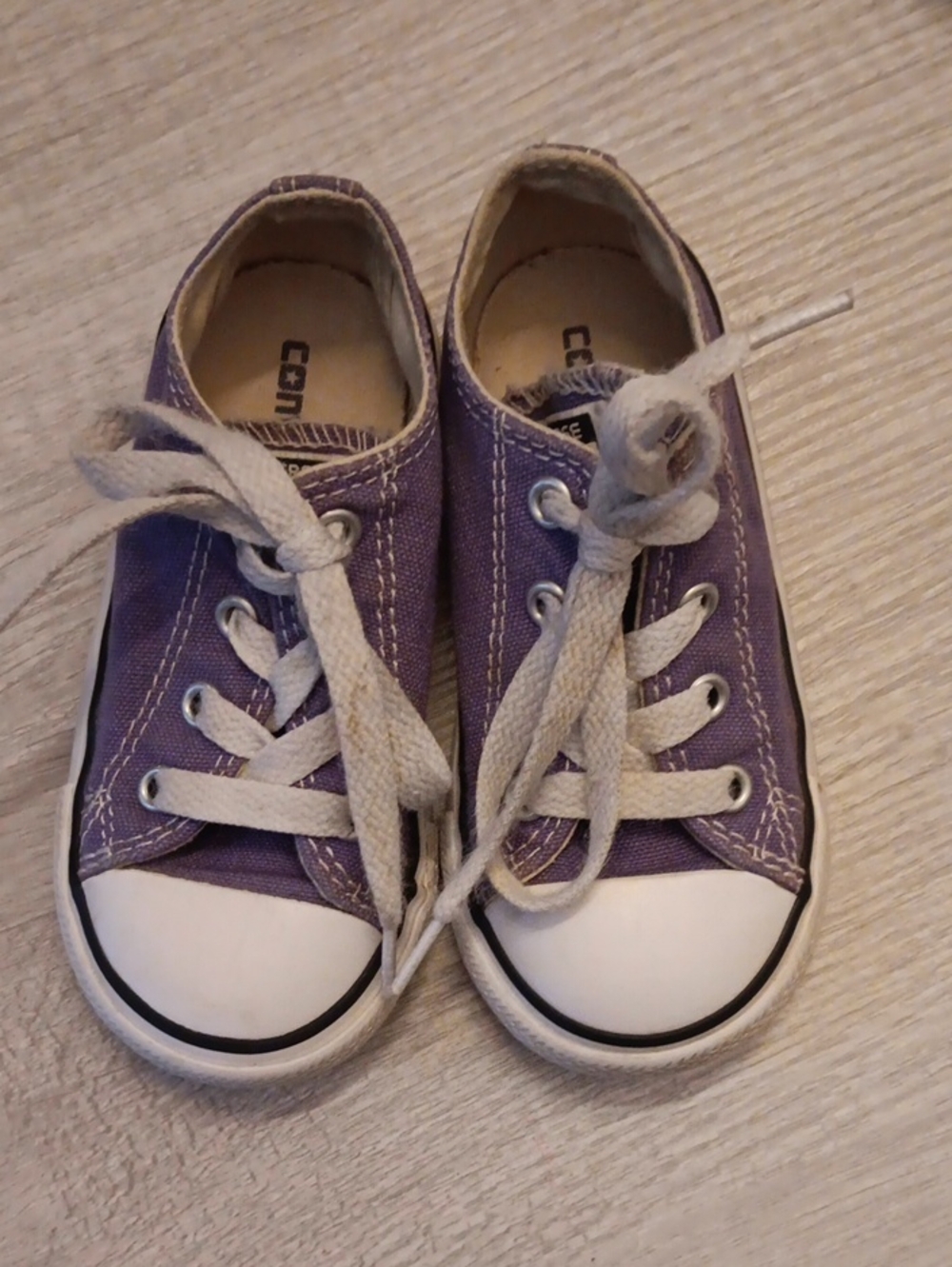 Converse Chuck Taylors Purple Canvas Low-Top Sneakers Toddler Size 7